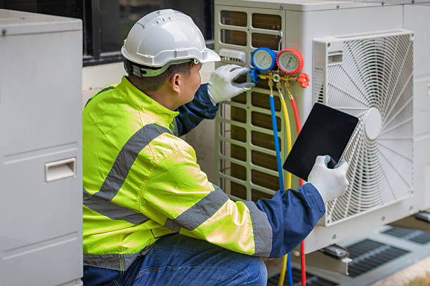 Professional Hvac technician working in Hempstead, TX